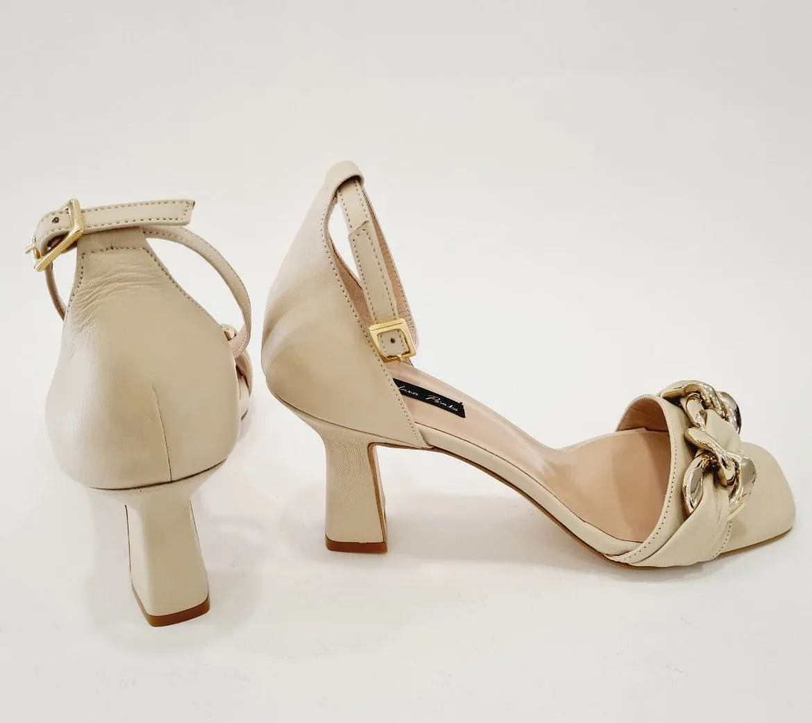 Andrea Pinto sandalo cinturino alla caviglia accessorio catena oro tacco alto 8 cm.pelle Beige art.727 N.B.:ORDINABILE IN QUALSI