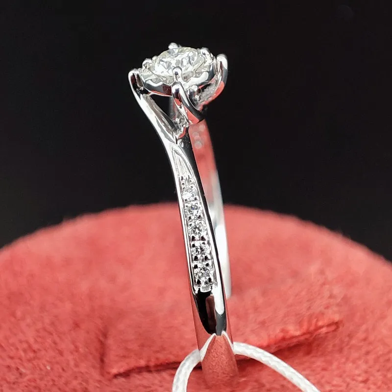 Anello Solitario DonnaOro MINERVA in Oro Bianco 18kt con verette laterali di Diamanti