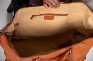 Borsa in vera pelle Kehlani, marrone chiaro