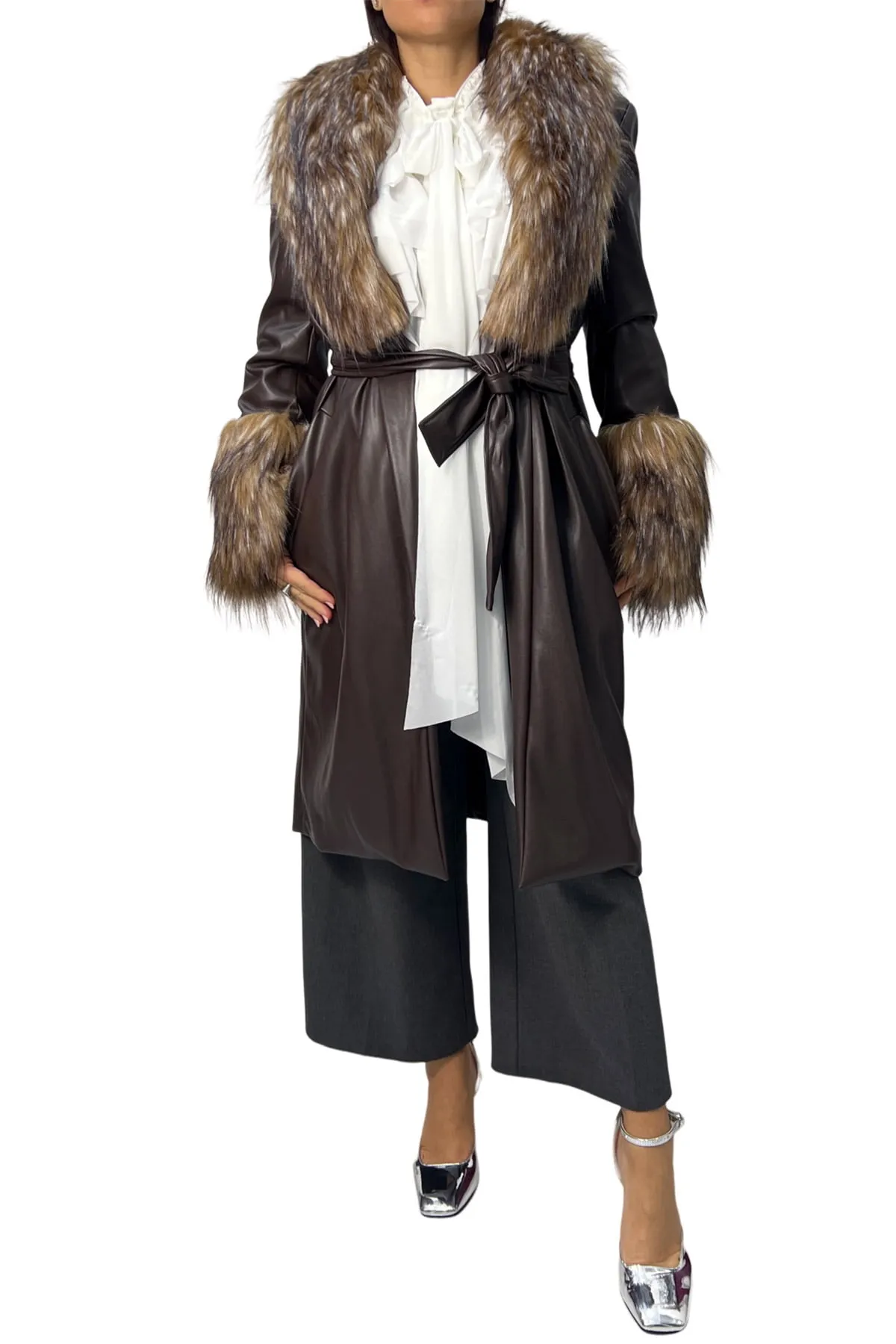 Cappotto donna midi in ecopelle con dettaglio collo e polsi in eco pelliccia pelo lungo