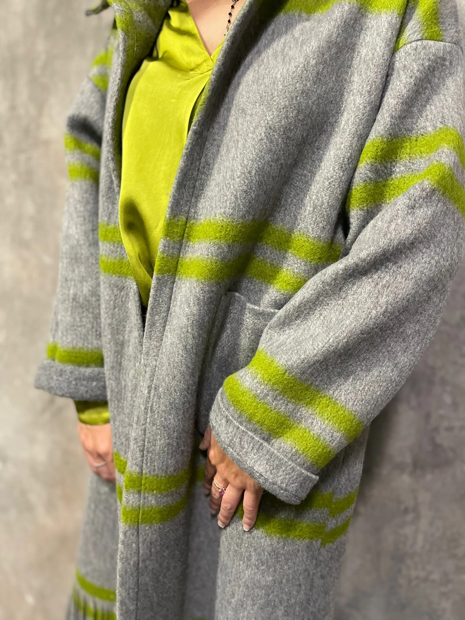 Cappotto Sfoderato Con Frange Grigio/Pistacchio