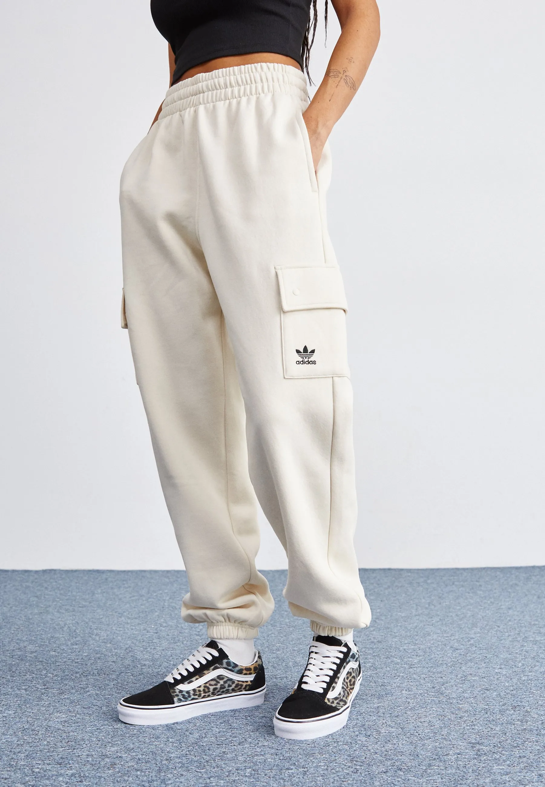 ESSENTIALS CARGO JOGGER PANT - Pantaloni sportivi