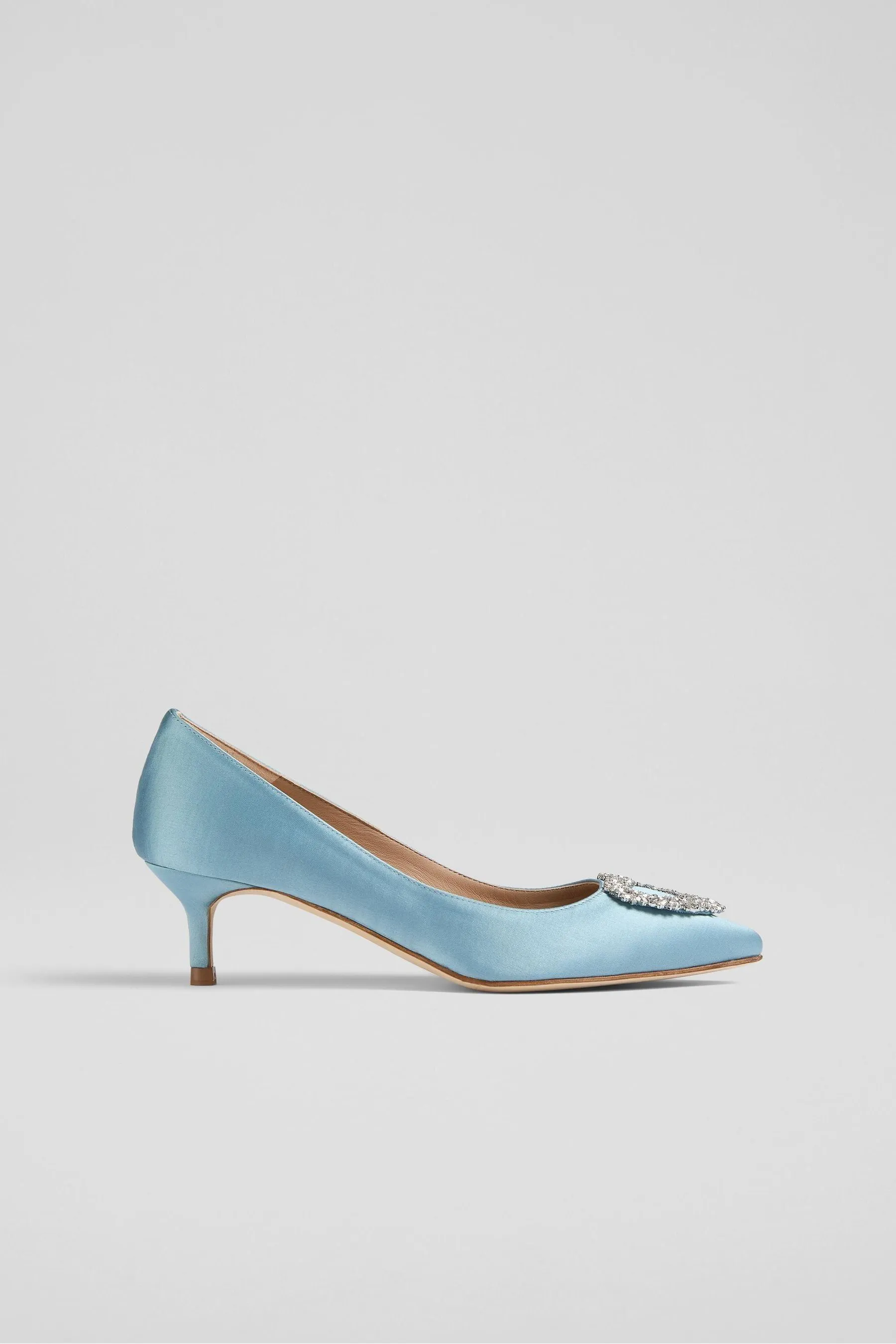 LK Bennett - Ella - Scarpe Satin pallido con spilla e cuori