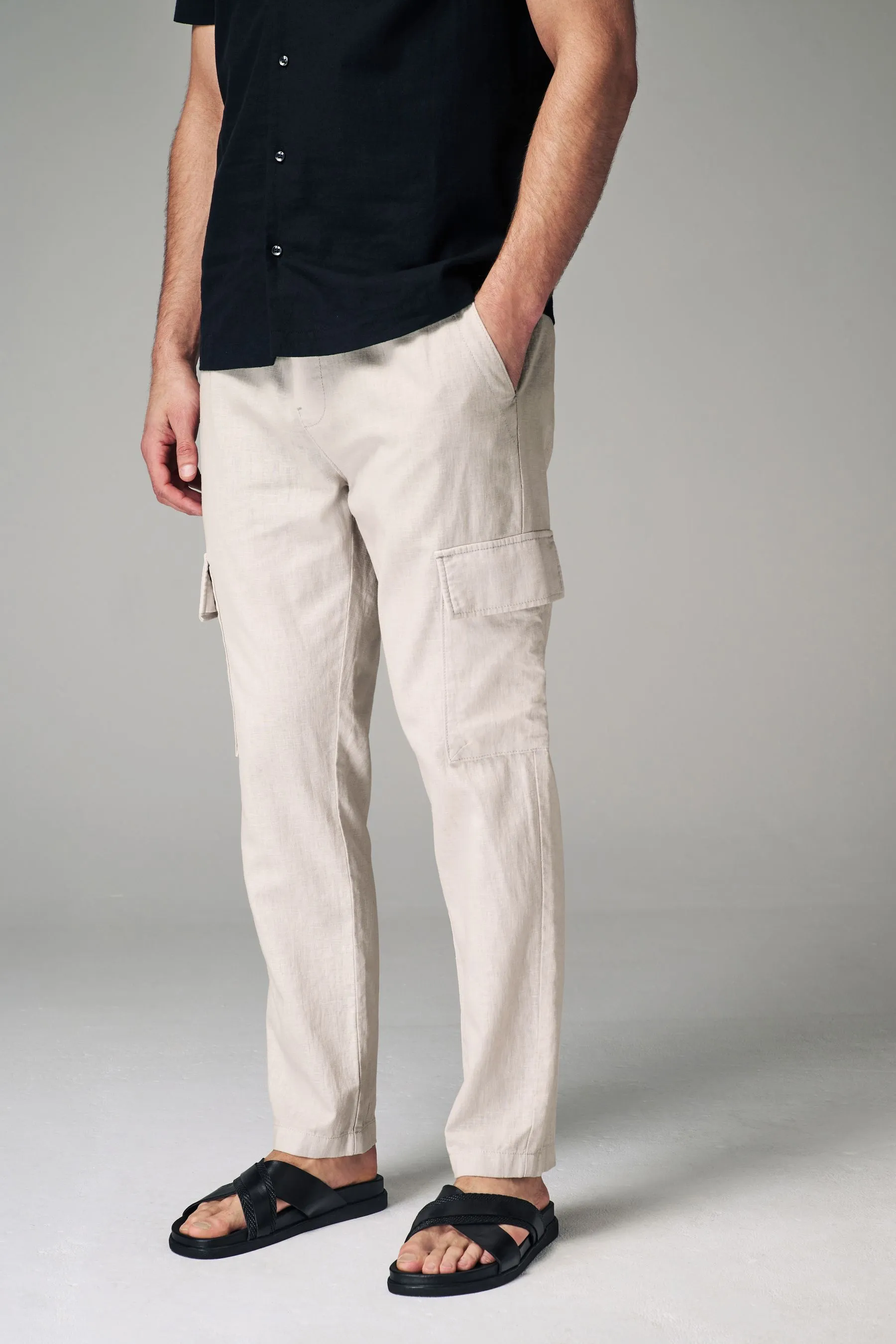 Pantaloni cargo in lino cotone con coulisse elasticizzate