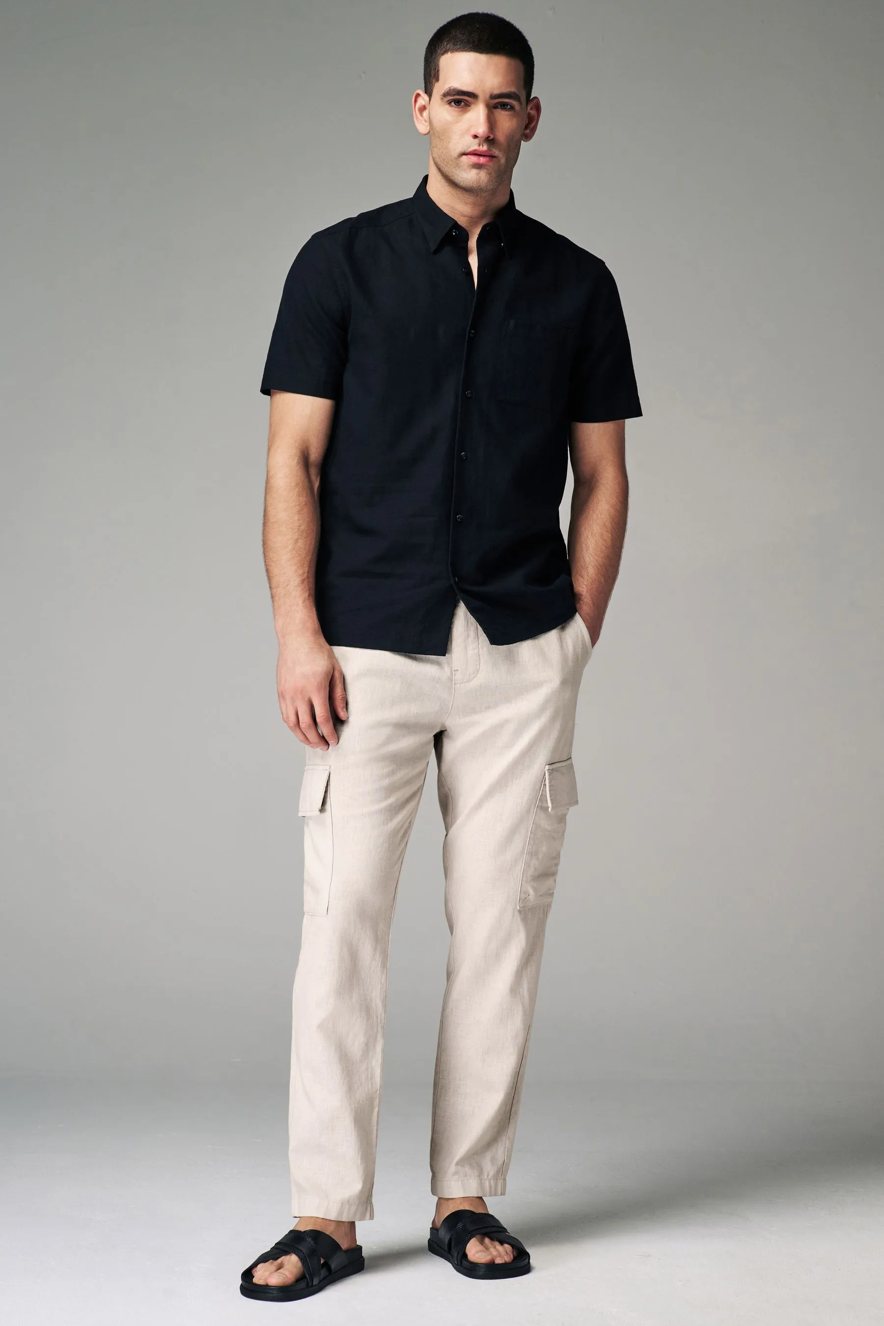 Pantaloni cargo in lino cotone con coulisse elasticizzate
