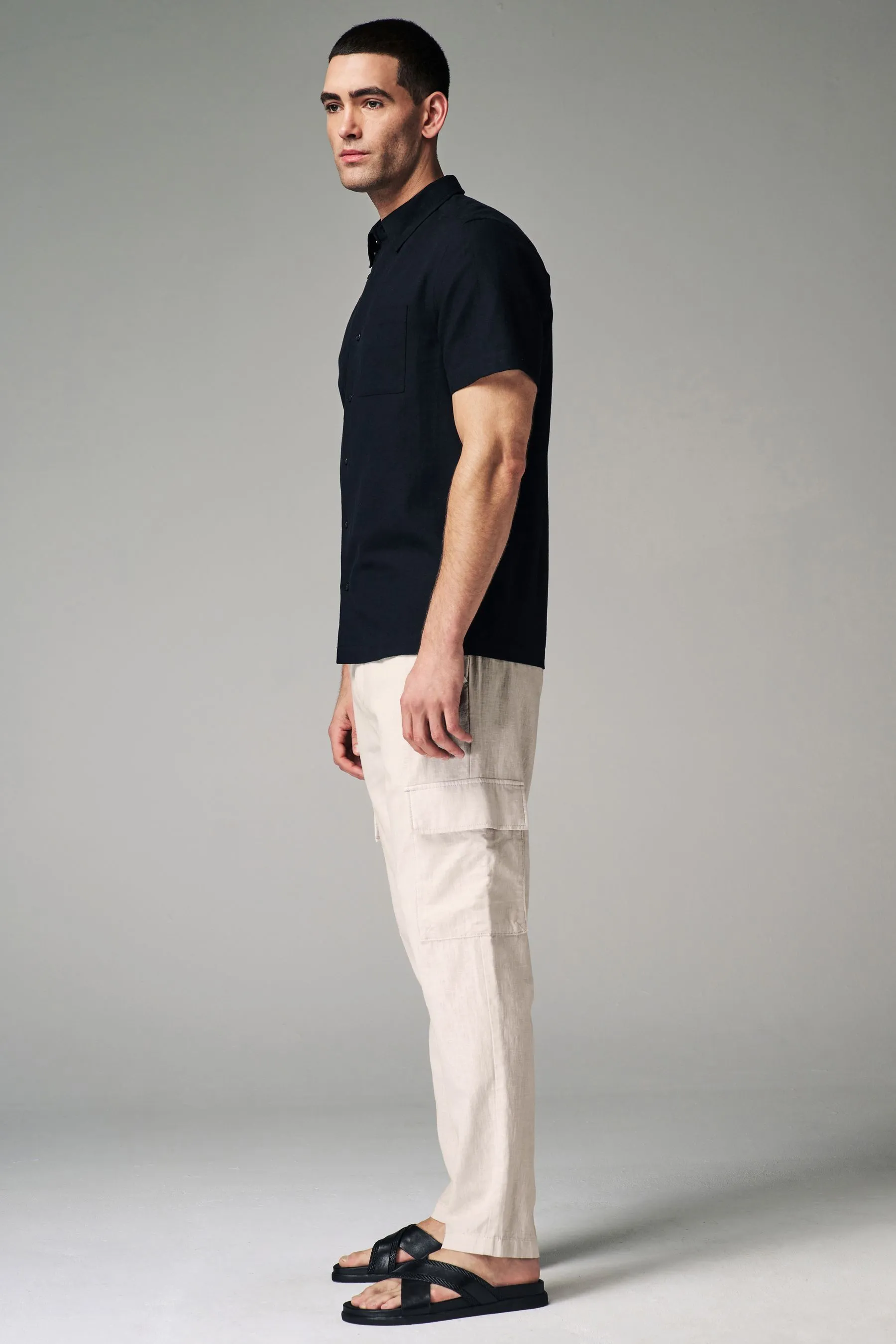Pantaloni cargo in lino cotone con coulisse elasticizzate