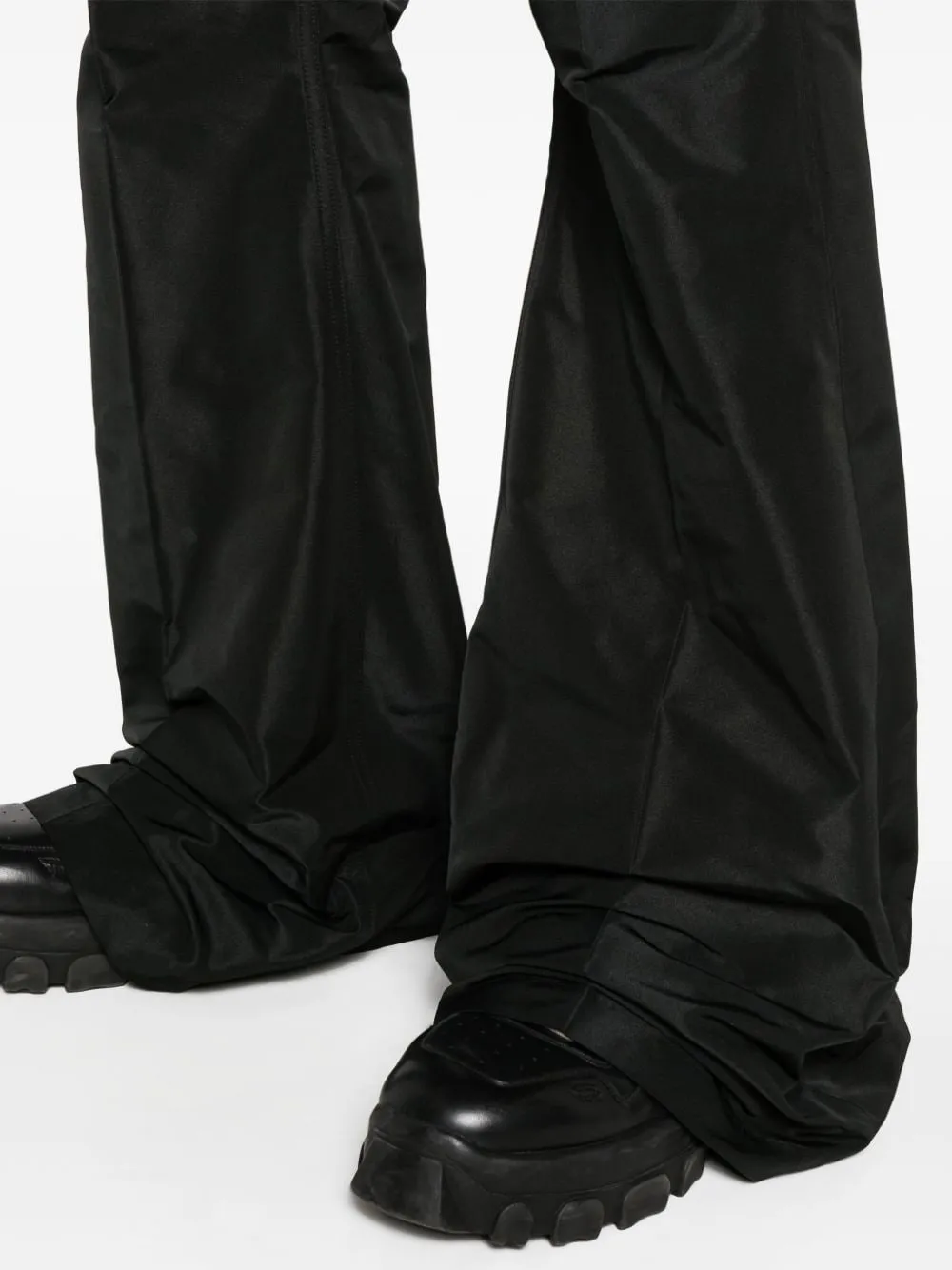 Pantaloni svasati Bolan in nero - uomo