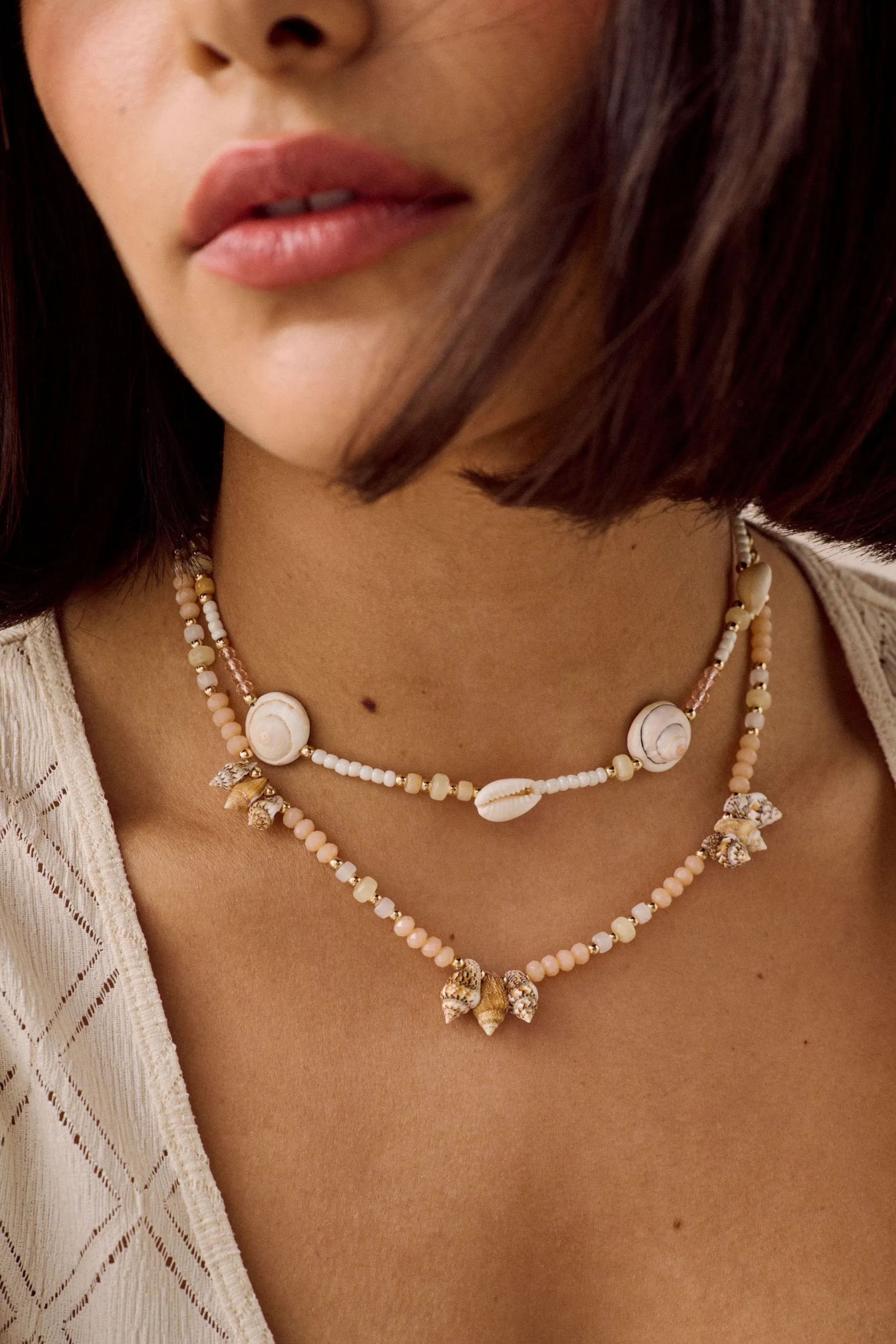 Rosa  - Collana a due strati con conchiglie reali