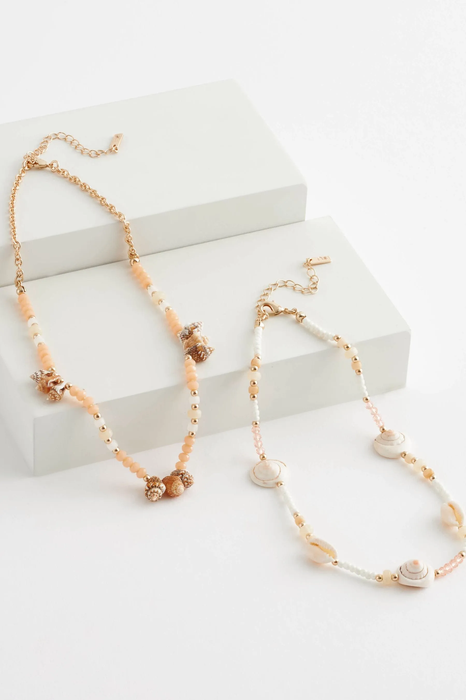 Rosa  - Collana a due strati con conchiglie reali