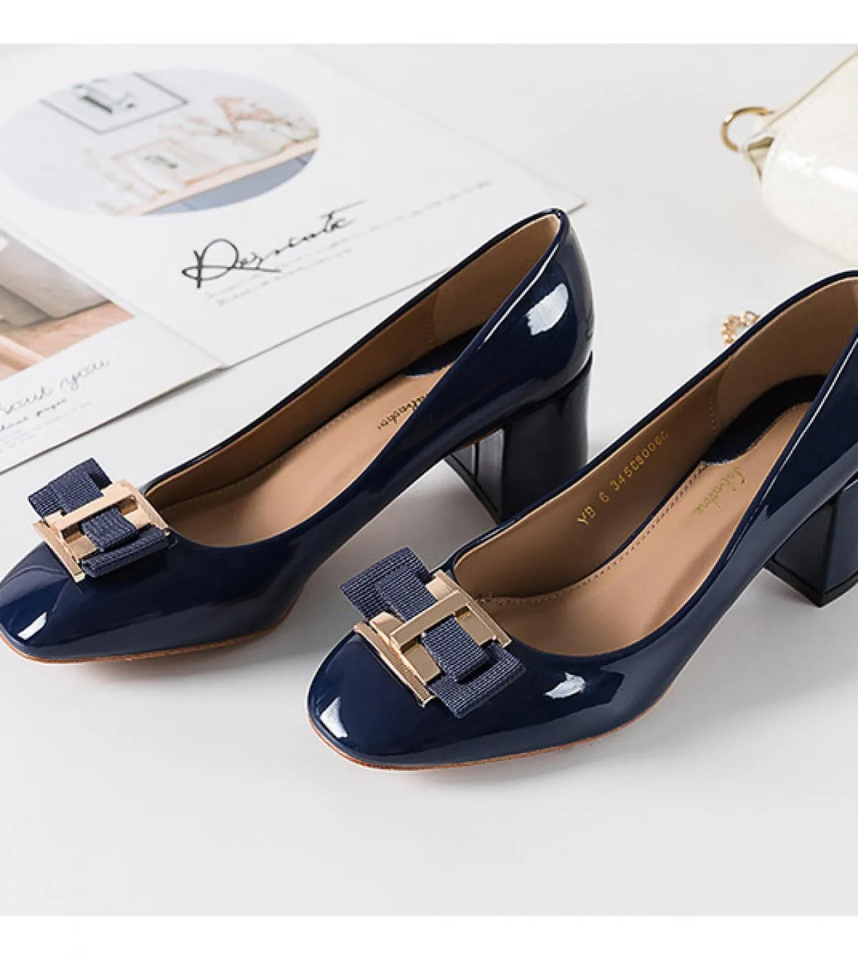 Scarpe da sposa classiche da sposa Donna Decorazione in metallo Décolleté Bowknot Tacco alto Designer Brand Scarpe con tacco gro