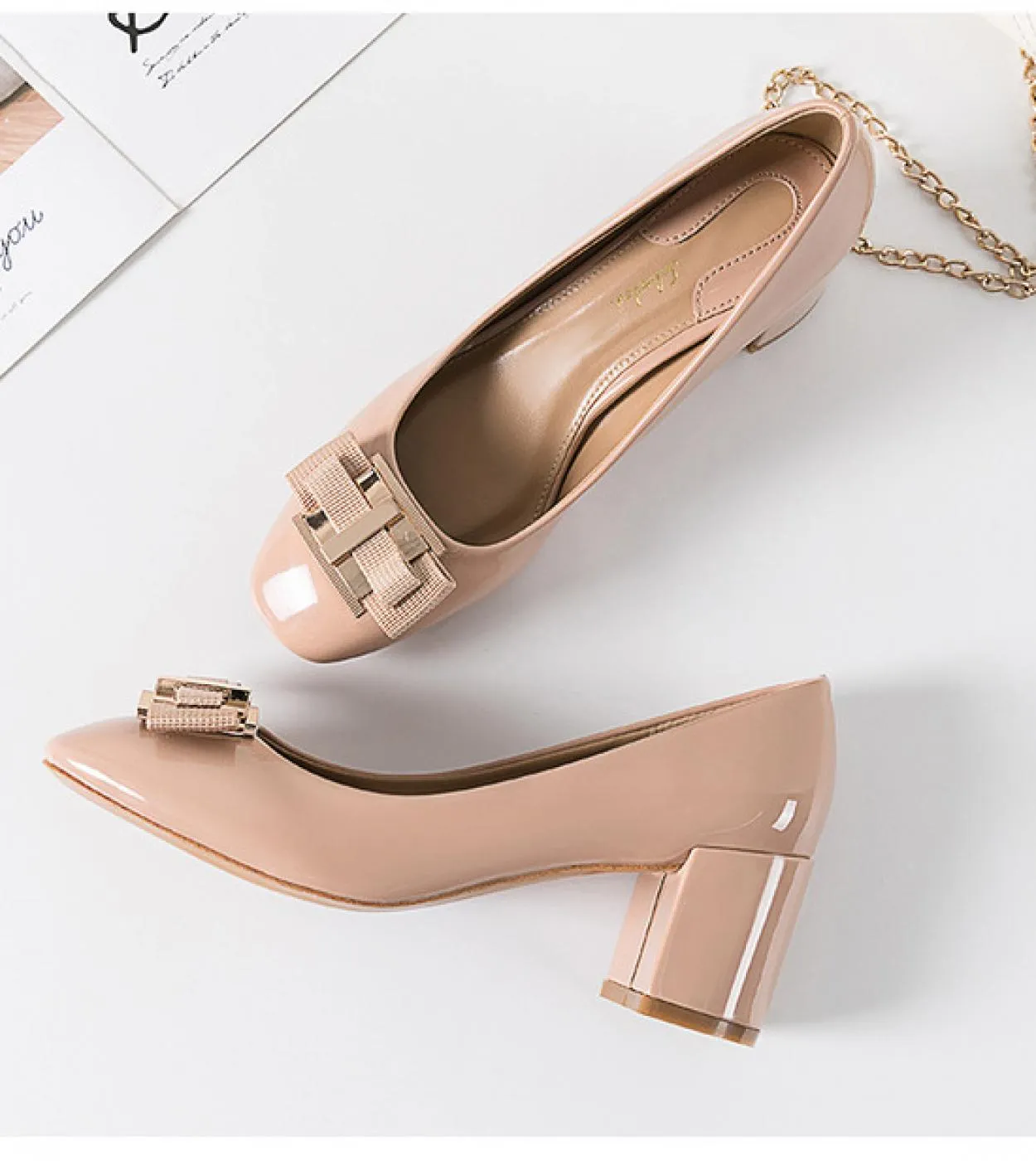 Scarpe da sposa classiche da sposa Donna Decorazione in metallo Décolleté Bowknot Tacco alto Designer Brand Scarpe con tacco gro