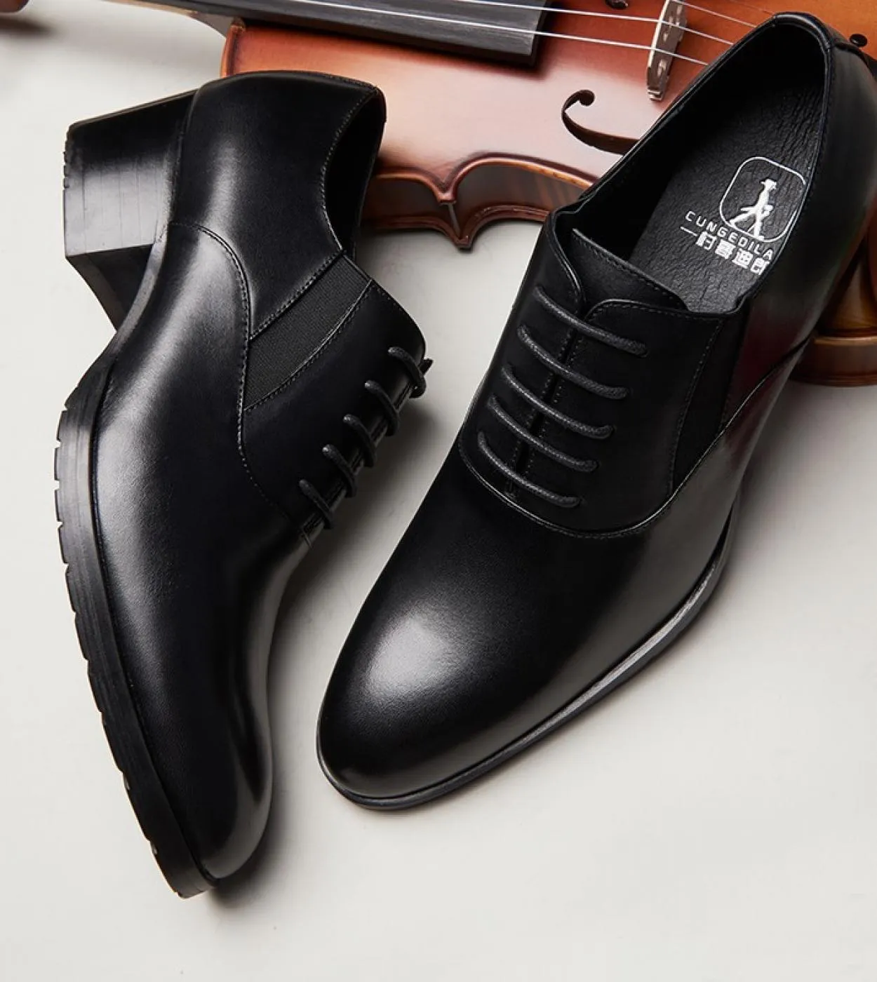 Scarpe da sposa in pelle da uomo 2023 Nuovo stile di lusso in vera pelle fatte a mano comode scarpe con tacco alto da 5 cm per M