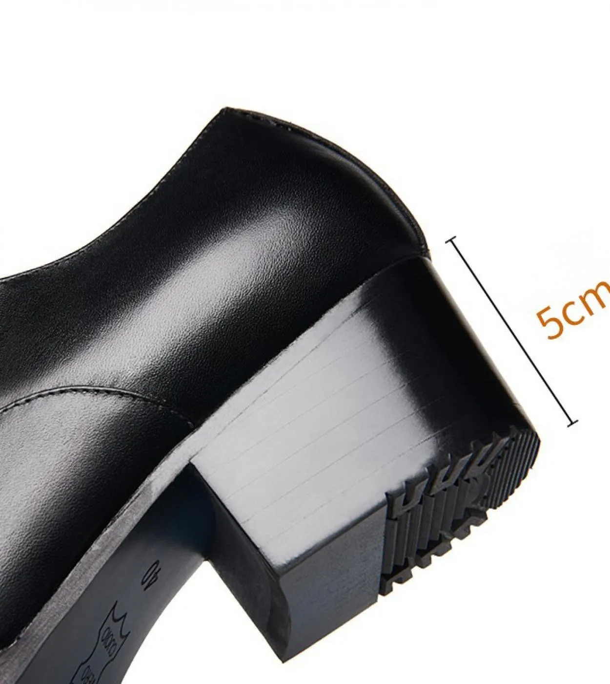 Scarpe da sposa in pelle da uomo 2023 Nuovo stile di lusso in vera pelle fatte a mano comode scarpe con tacco alto da 5 cm per M