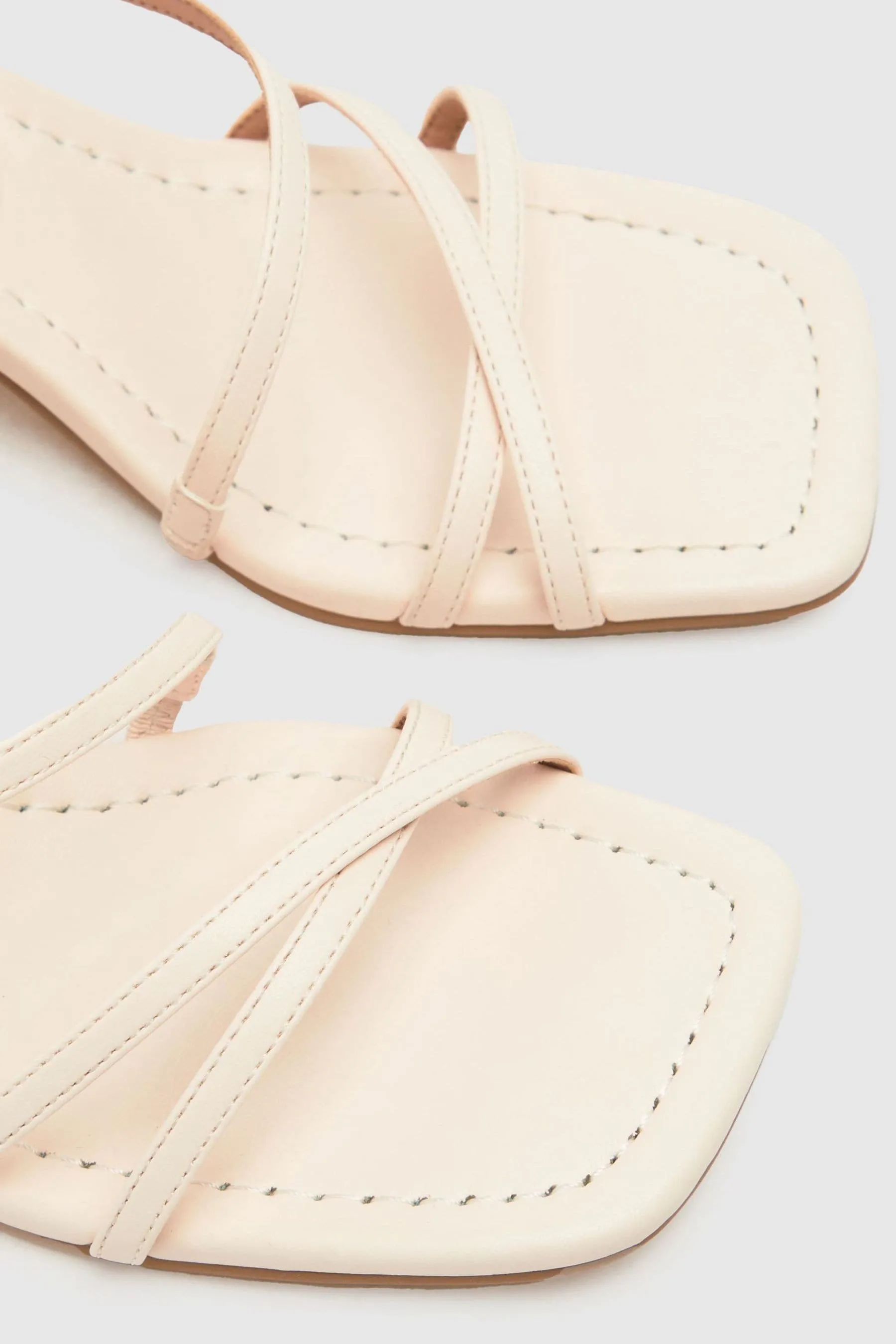Schuh - Sully - Scarpe con tacco largo e listini