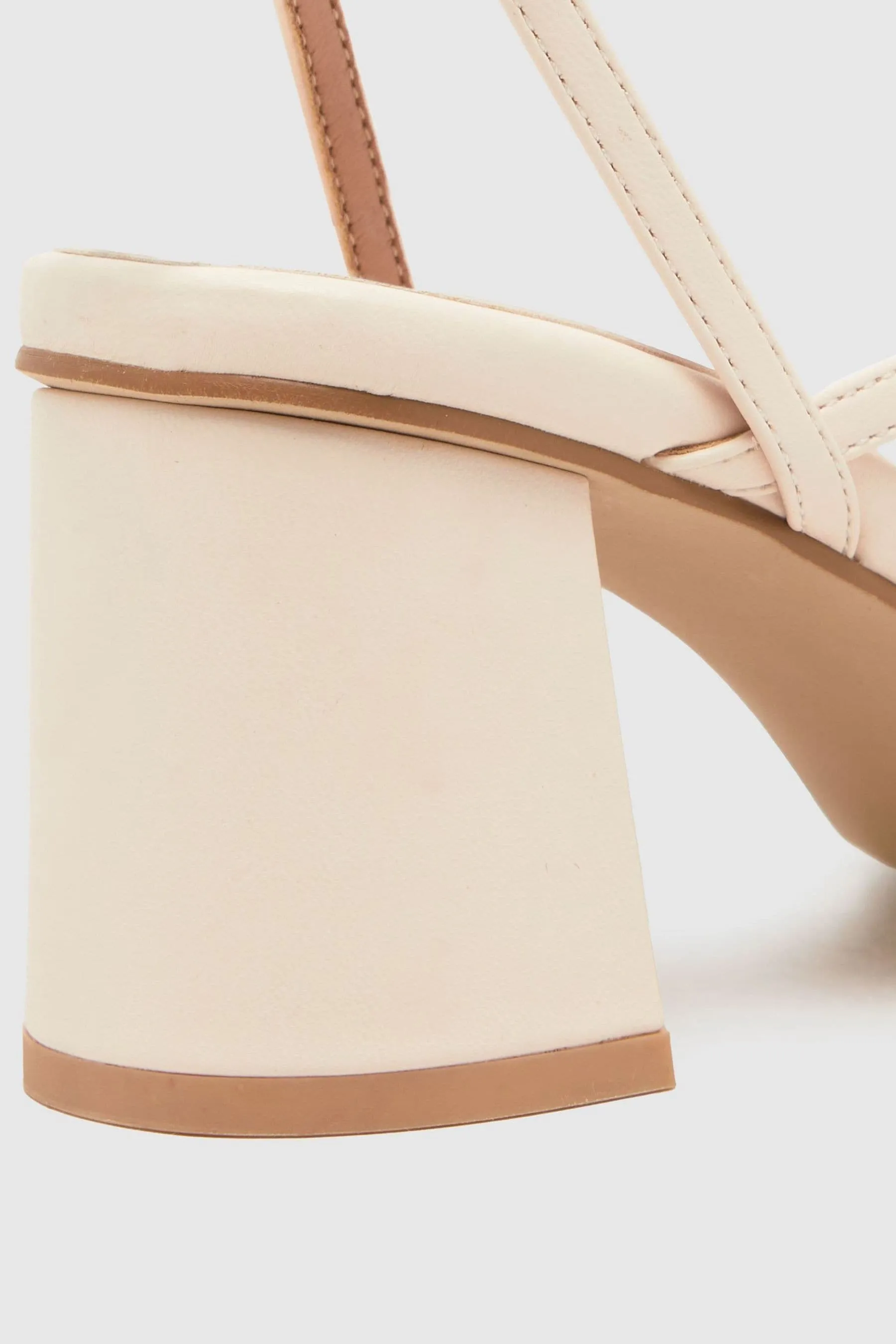 Schuh - Sully - Scarpe con tacco largo e listini