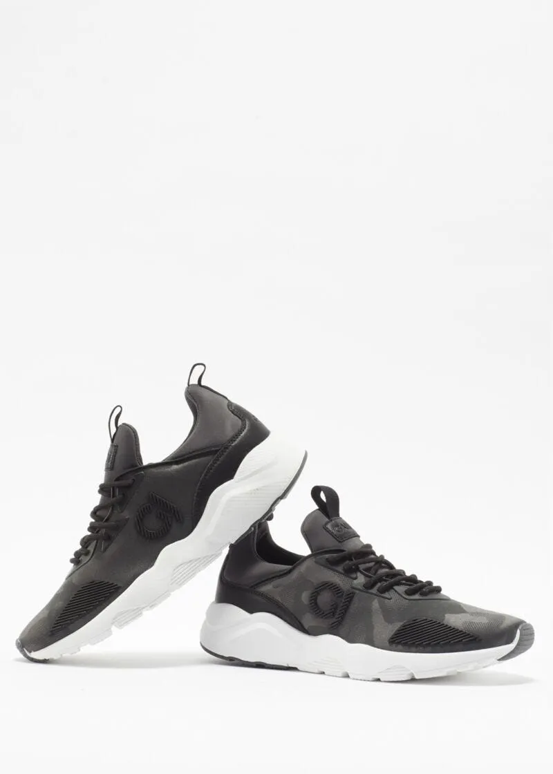 Sneaker in nylon camouflage