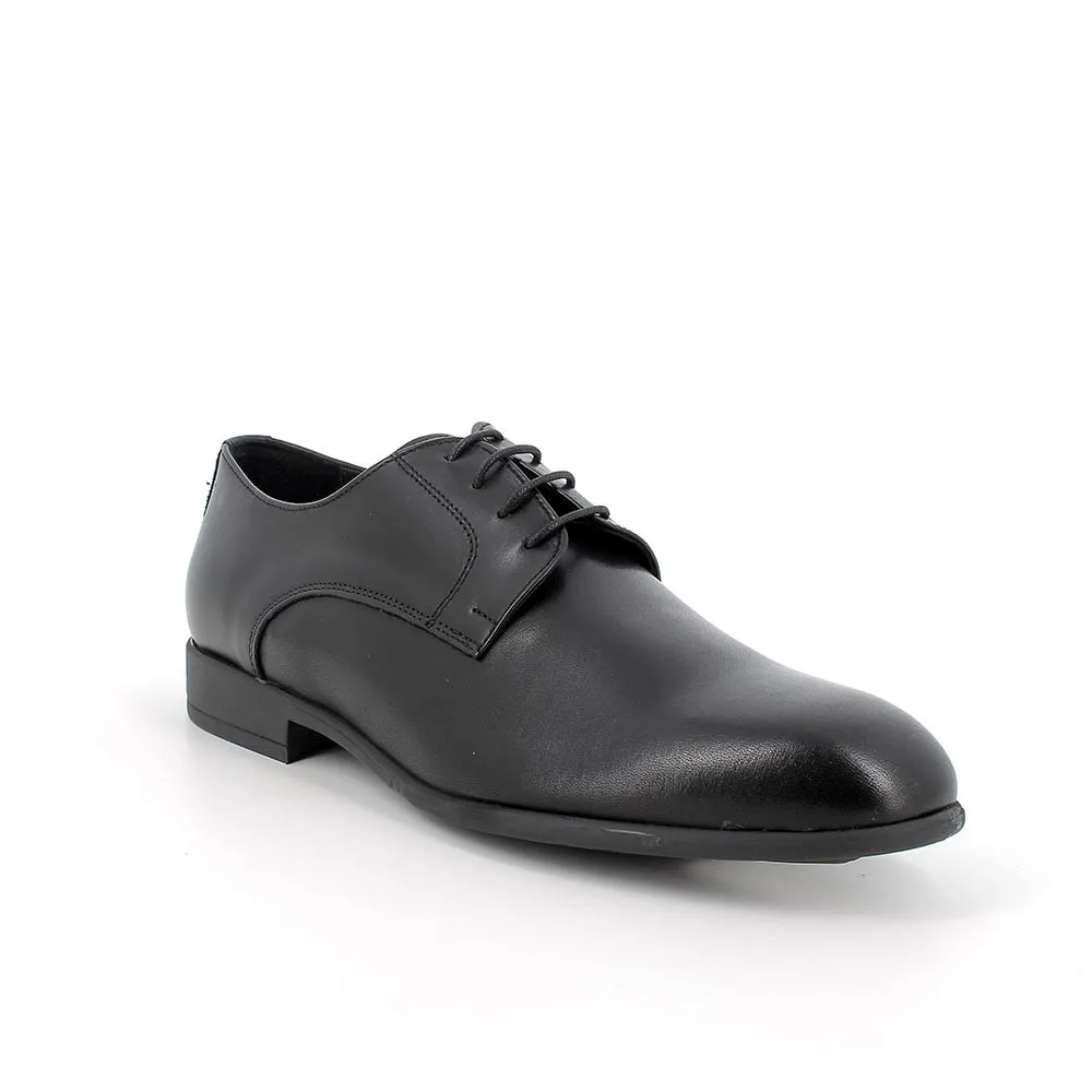 Stringate in pelle da uomo nero