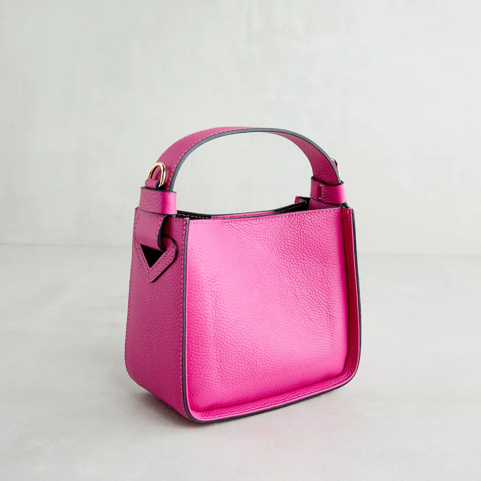 V-Bag in Pelle Fuxia