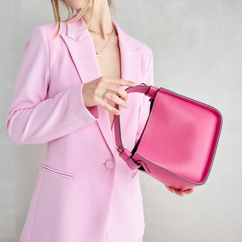 V-Bag in Pelle Fuxia