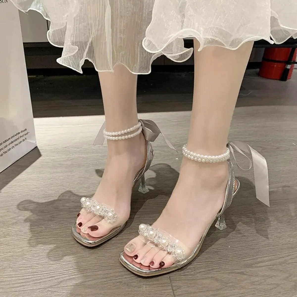 Vendita calda scarpe da donna sandali da donna con perline lussuose scarpe con tacco alto in tinta unita sandali con tacco alto