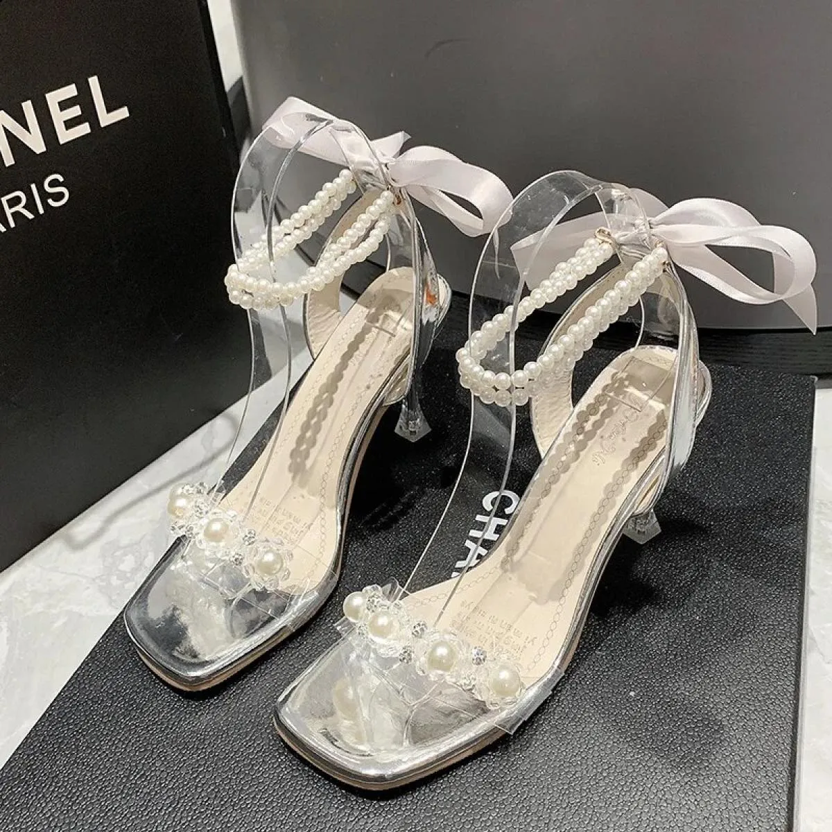 Vendita calda scarpe da donna sandali da donna con perline lussuose scarpe con tacco alto in tinta unita sandali con tacco alto