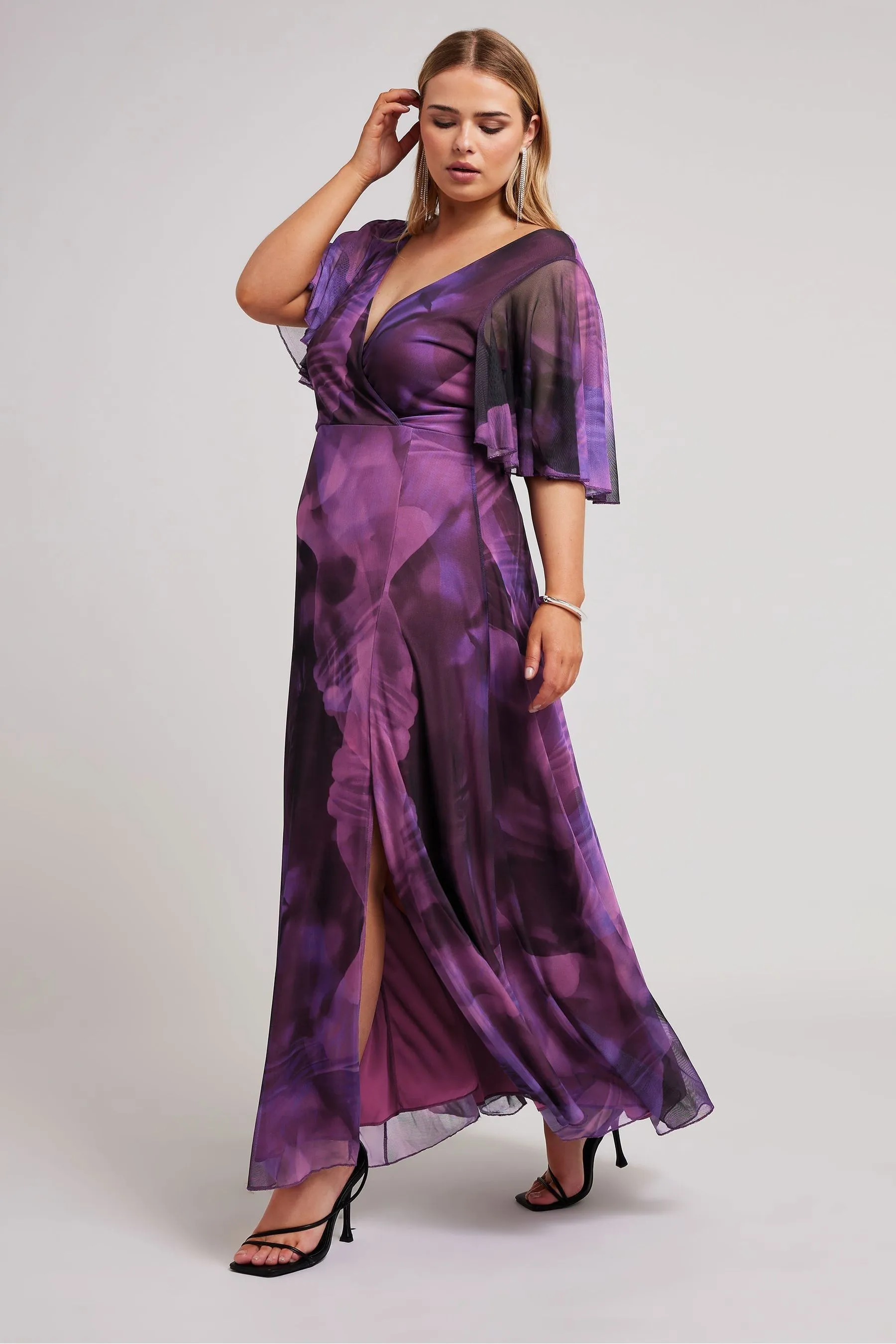 Yours Curve London - Abito maxi a portafoglio astratto